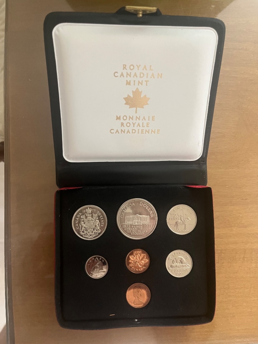 Canadian 1973 Uncirculated Coin Set - Picture 2 of 4